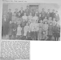 1912 East Mound School.jpg (1251923 bytes)
