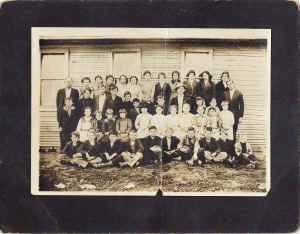Pecan School 1912 or 1913.jpg (1326853 bytes)